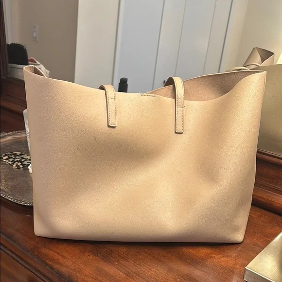 Yves Saint Laurent Shopping Tote in beige leather - Picture 7 of 14